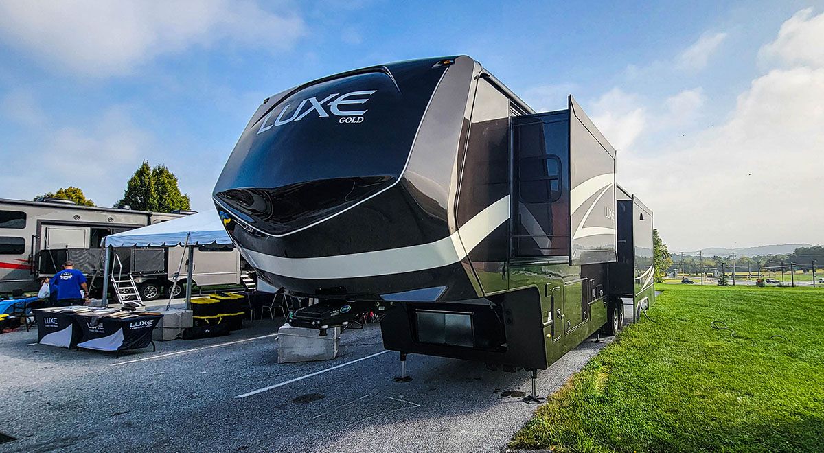 full time luxury fifth wheel