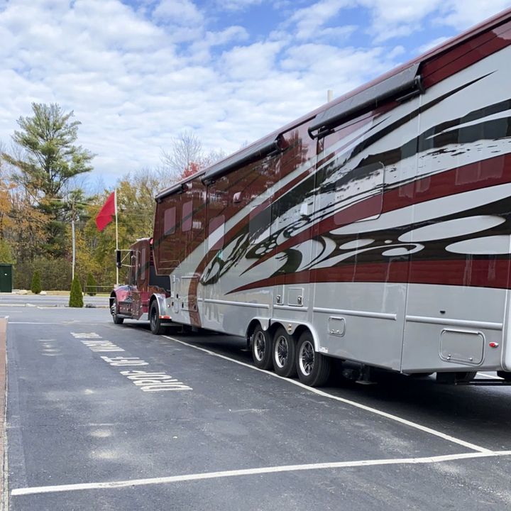 cliffords front living fifth wheel02