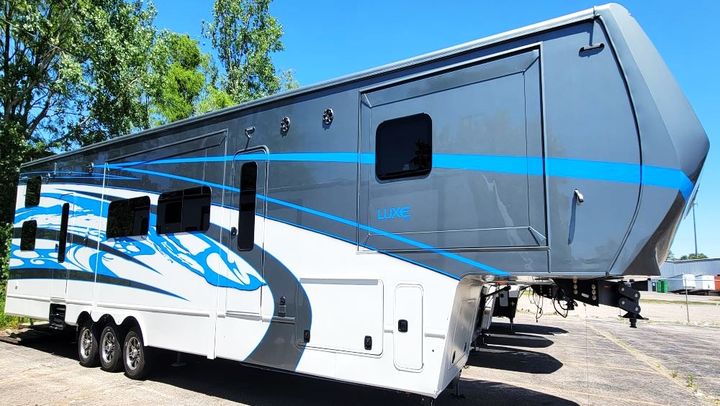 luxury toy hauler paint